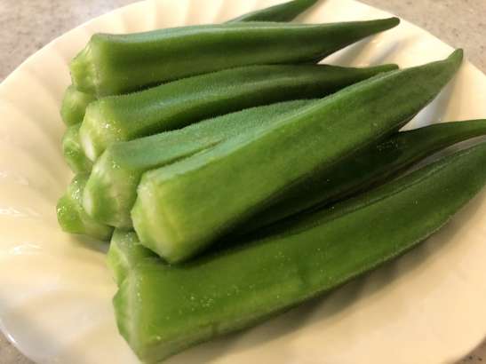 相葉まなぶオクラのピリ辛まよ焼き