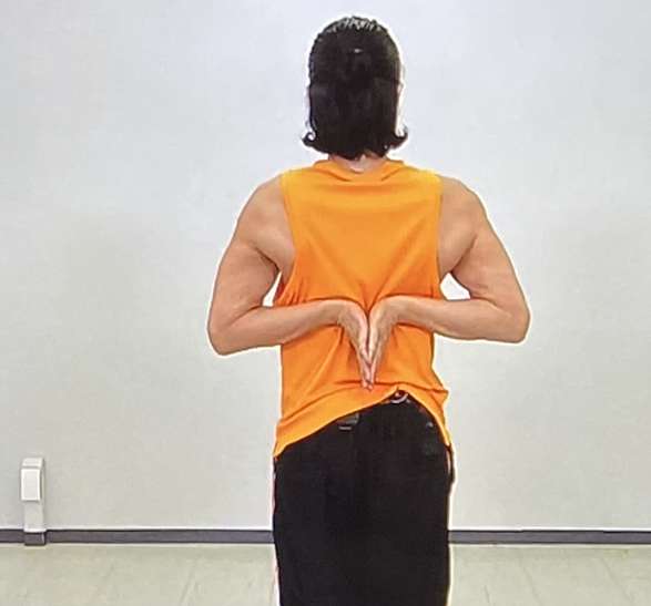 教えてもらう前と後】肩こり改善エクササイズのやり方。武田真治さんが伝授！1日2分の簡単体操（6月2日）