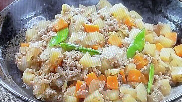 スプーンで食べるしょうゆ肉じゃが