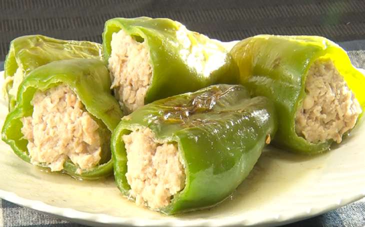 鶏むね肉のピーマン肉詰め