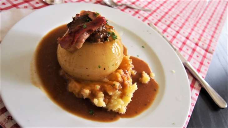 新玉ねぎの肉詰め